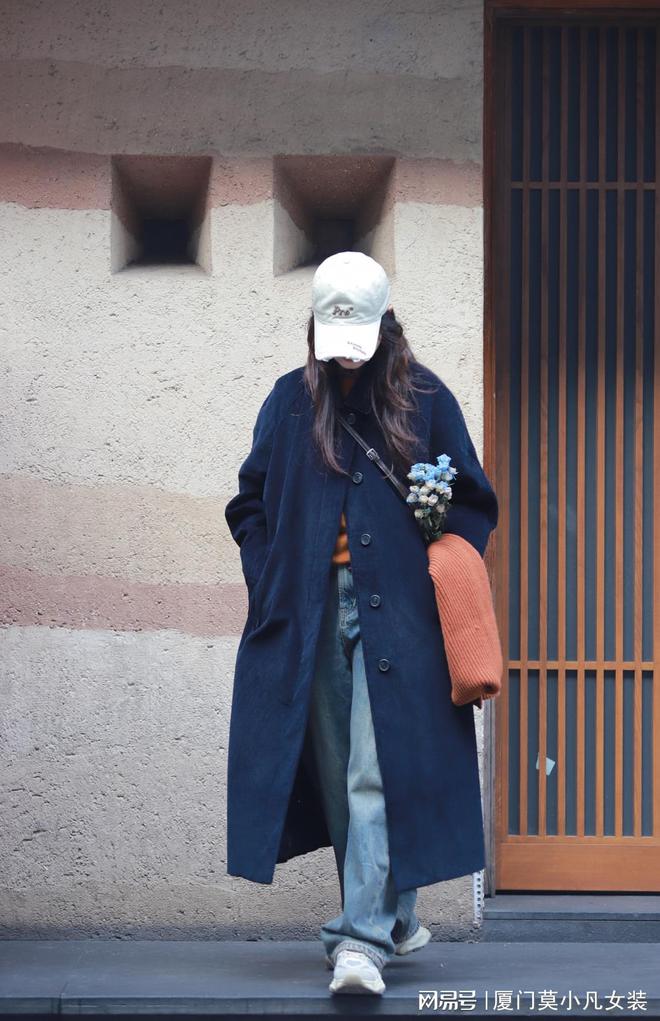 通勤风穿搭原则让同事老板赞不绝口AG真人直营莫小凡女装：掌握四大(图4)